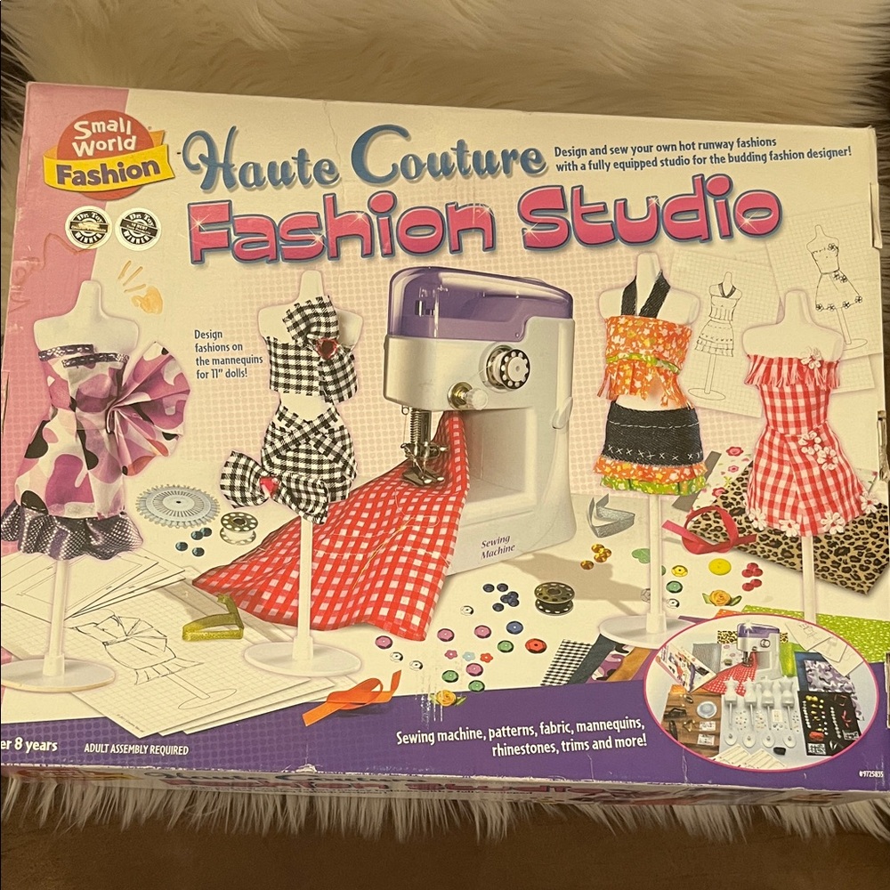 Haute Couture Fashion Studio - Red and Purple